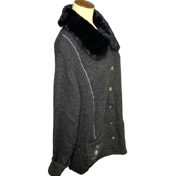 Vintage Wool Cardigan Jacket Sz 2XL Gray Fur Collar Removable Floral Embroidery - Picture 3 of 14